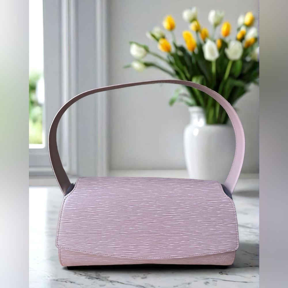 🎊SOLD🎊NWOT ✨Louis Vuitton Epi Nocturne Lilac PM - Picture 1 of 13